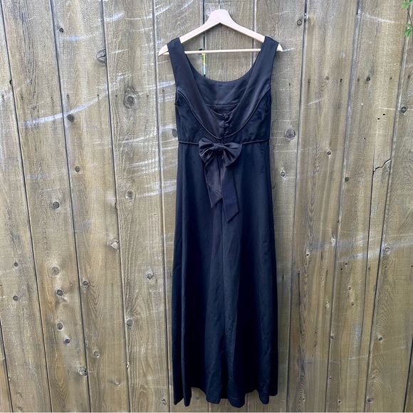 Vintage Black Velvet and Satin Regency Maxi Dress 🌿 - Picture 4 of 9